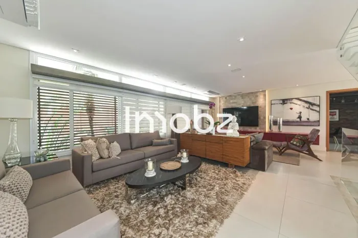 Casa à venda na Rua Vicente Leporace, 382 - Campo Belo - São Paulo - SP - CEP: 04619-030