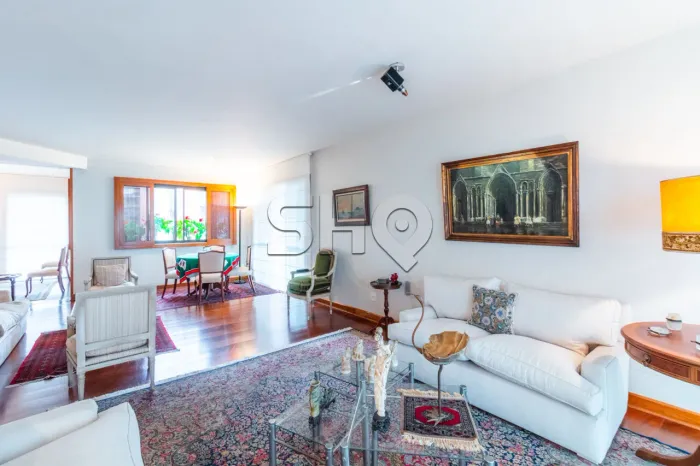 Apartamento em Moema com 3 dormitórios