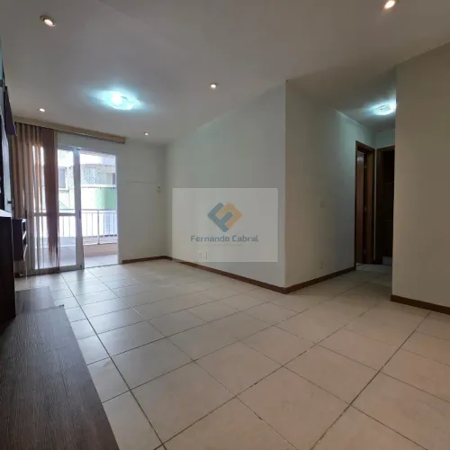 Apartamento à venda em Santa Rosa, Niterói-RJ: 2 quartos, 1 suíte, 1 sala, 3 banheiros, 1