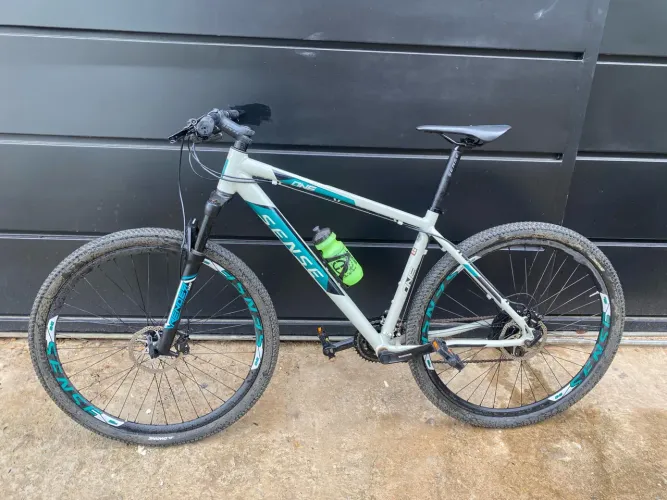 Bicicleta sense one muito nova