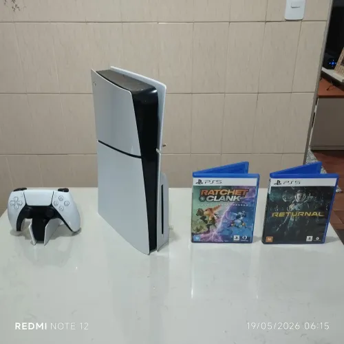 PLAYSTATION 5 SLIM COM LEITOR DE DISCO