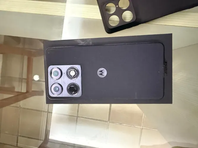 V/T MOTOROLA SIGNATURE 5G, 512GB, 8 GEN5, NF, Garantia