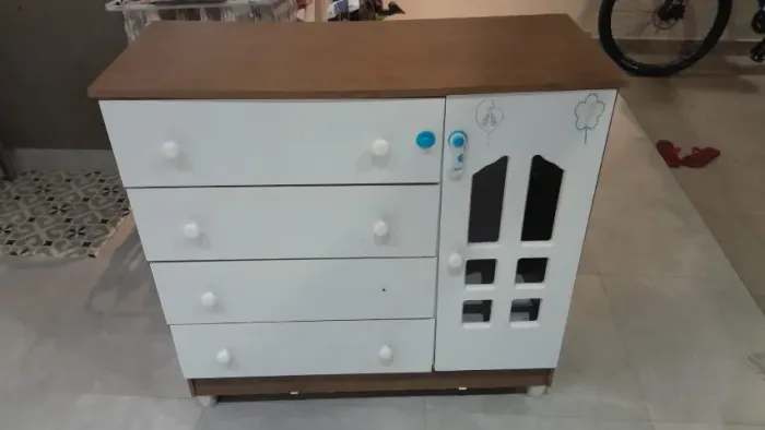Comoda 90 cm, 4 gavetas, 1 porta