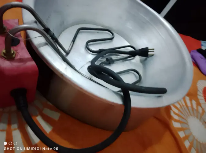 Vendo uma fritadeira elétrica 7 litros em só chamar no perfeito estado funcionando 