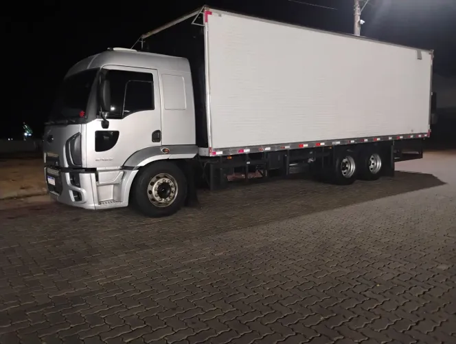 FORD CARGO 2422e 2012