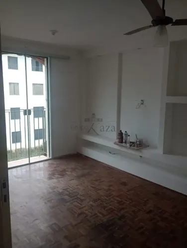 Imóvel para aluguel tem 50 metros quadrados com 2 quartos