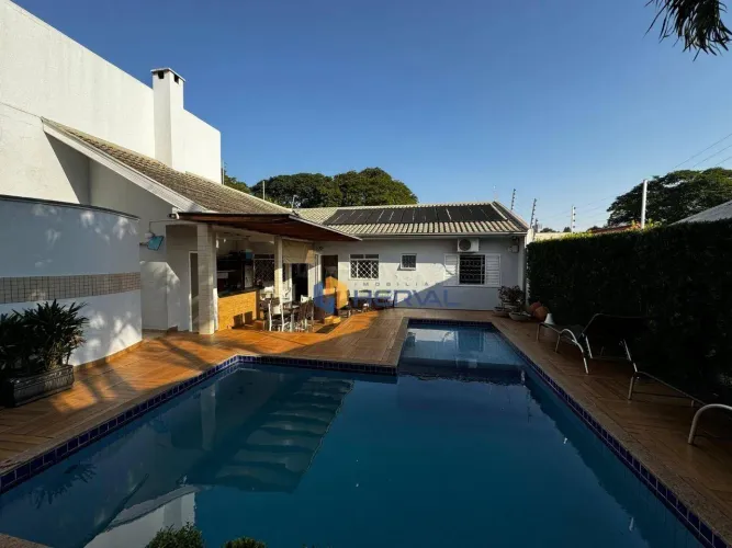 Casa com 3 dormitórios à venda, 190 m² por R$ 890.000 - Jardim Maravilha - Maringá/PR
