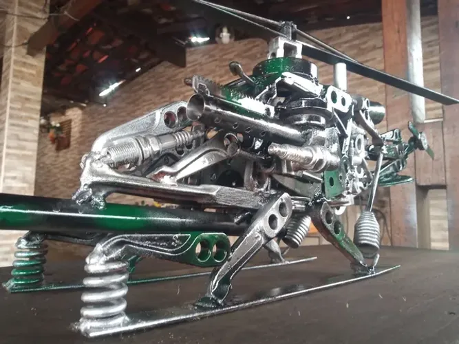 Miniatura helicóptero artesanal