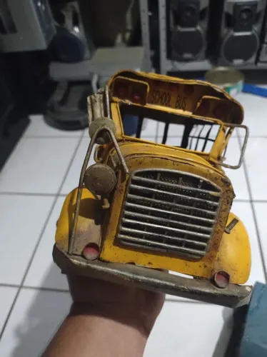 Carrinhos antigos de lata pra restaurar 
