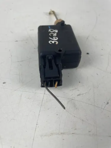 Motor Trava Portinhola Tanque Agile Meriva Corsa Montana Gm