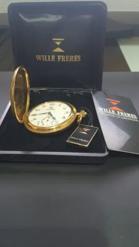 Relógio de bolso suíço (mecânico) Wille Freres dourado.