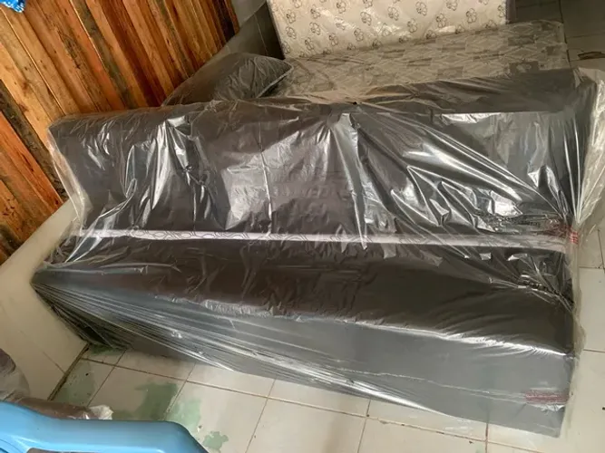 Bicama na cor preta recosto e 3 almofadas 