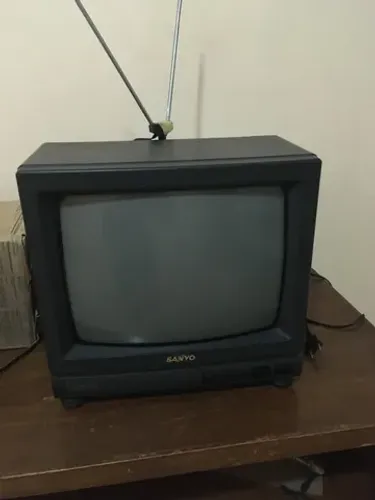 TV Sanyo 14 polegadas colorida com controle remoto