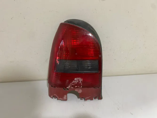 Lanterna direita Gol G3 1999/2000/2001/2002/2003/2004/2005