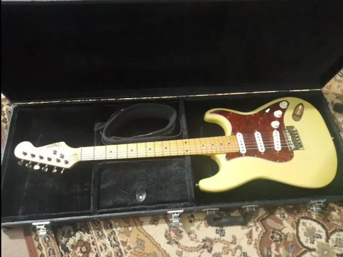 Guitarra Fender Chinesa Troco por Gado