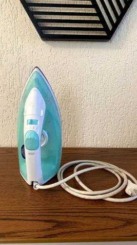 Ferro de Passar a Vapor e a Seco Electrolux - Easyline SIE70 Verde