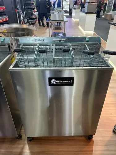 Fritadeira Industrial Metalcubas Zona fria Óleo 30L 10000W - Marcos