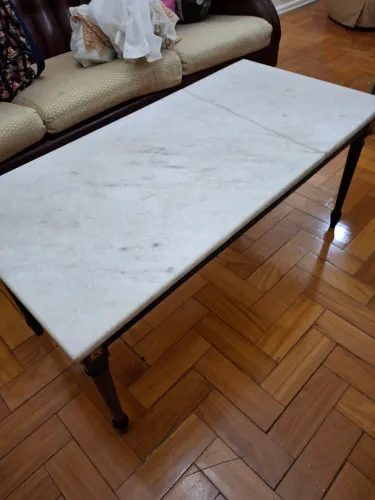 Mesa de Centro Retrô de Mármore 