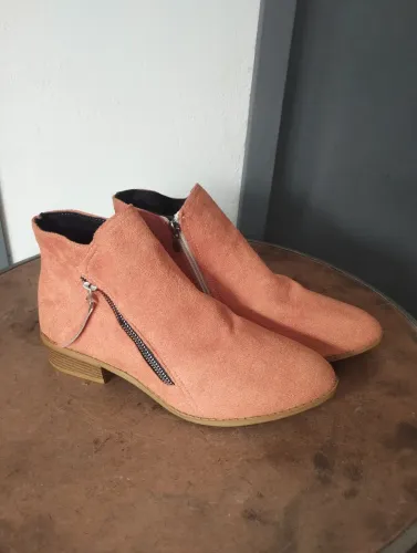 Bota feminina cano curto n41