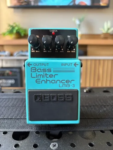 Pedal Boss Bass Limiter Enhancer LMB-3