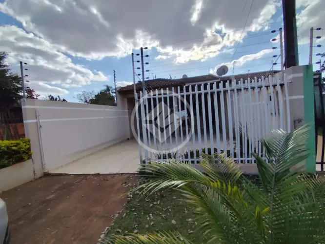 Casa a venda no Bairro Esmeralda com sobra de terreno nos fundo codigo: 154540