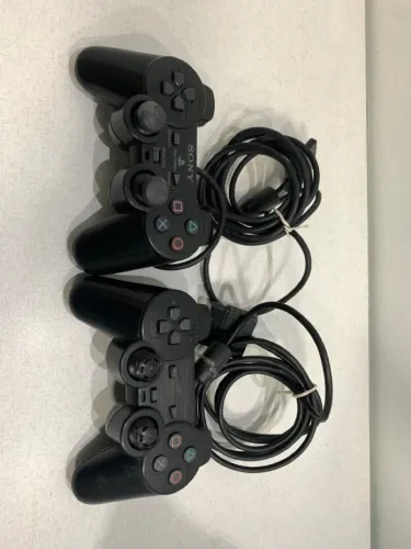 Lote de controles PlayStation 2 originais para peças. LEIA