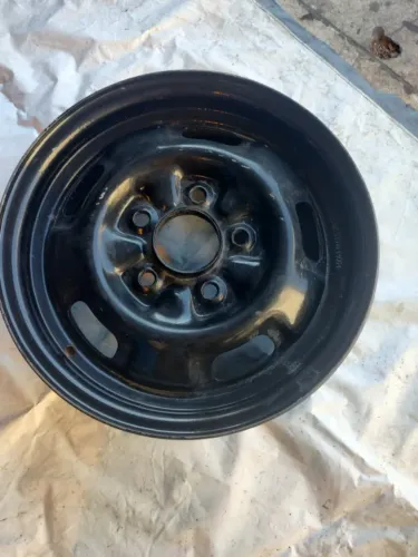 Roda 14 de ferro de Topic H100, perfeito estado