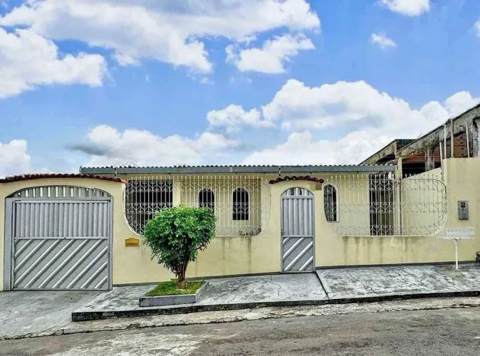 CASA A VENDA NA CACHOEIRINHA 