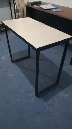 Mesa pra estudante... compacta 