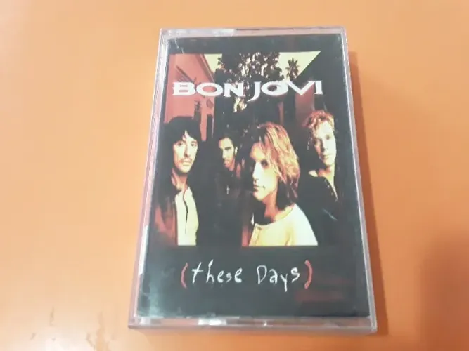 Fita Cassete Bom Jovi - These Days, selo Mercury, 1995, tocando bem