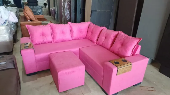 Sofá de canto  com puff de brinde 