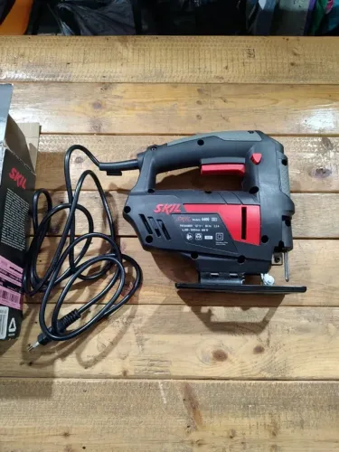 Skil Serra Tico-Tico 4400 400W 220V Com 1 Chave E 1 Lâmina 190,00