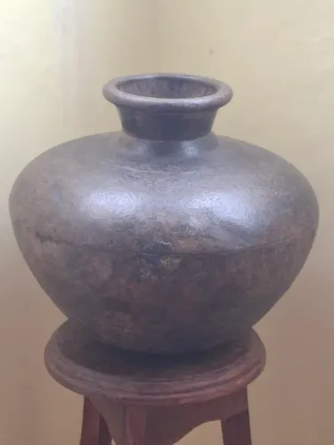 Vaso antigo de ferro indígena