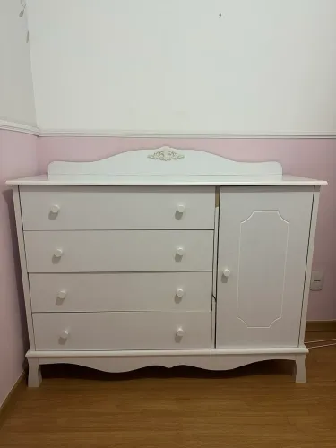 Cômoda branca 5 gavetas 
