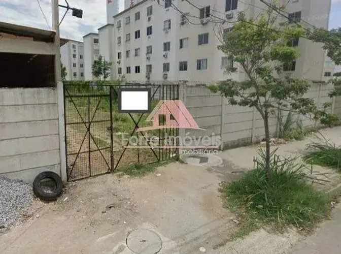 Terreno em Santa Cruz condomínio fechado.