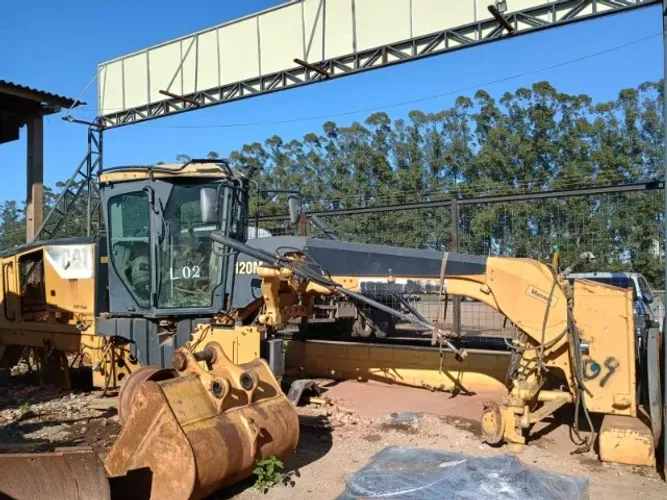 MOTONIVELADORA CATERPILLAR 120M