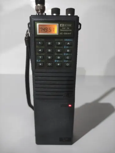 Radio Amador Comunicador Vhf Fm Transceiver Icom Ic-02at Pm1 (Usado)
