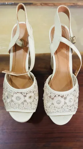 SANDÁLIA OFF WHITE HAPPY WALK