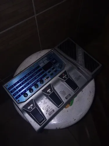 Pedal de efeitos Boss ME-20