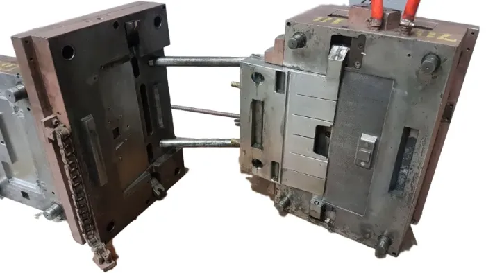 MOLDE AUTOMOTIVO INJEÇÃO PLASTICA DO TAMPA PORTA LUVAS GOL PARATI SAVEIRO VOYAGE 80-86 