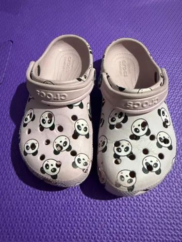 Chinelos Crocs Panda Infantil tamanho 29/30