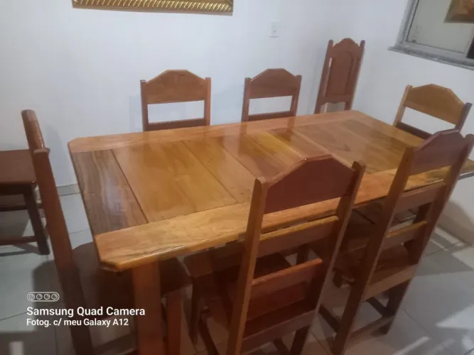 Mesa de Jantar de Madeira com 6 Cadeiras, a partir de 350 a 80 por 80 avista.