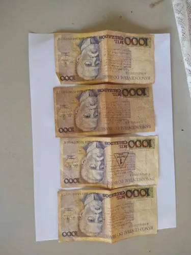 4 Notas de 1000 Cruzeiros - Brasil