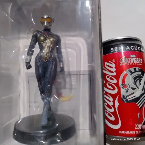 Coleção Eaglemoss Marvel Cinema Vespa Evangeline Lilly + latinha coca Homem Formiga.