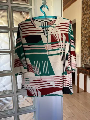 Blusa TAM 46 em viscose 