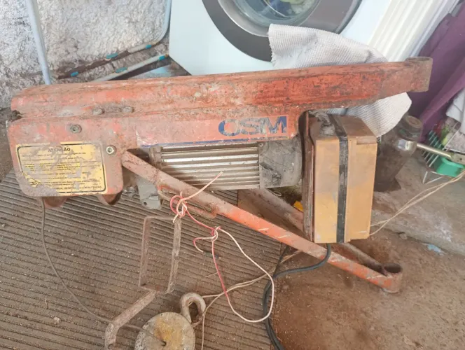 Vendo guincho de coluna 