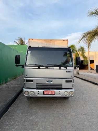 Vendo caminhão 3/4 Ford cargo 815 ano 2010