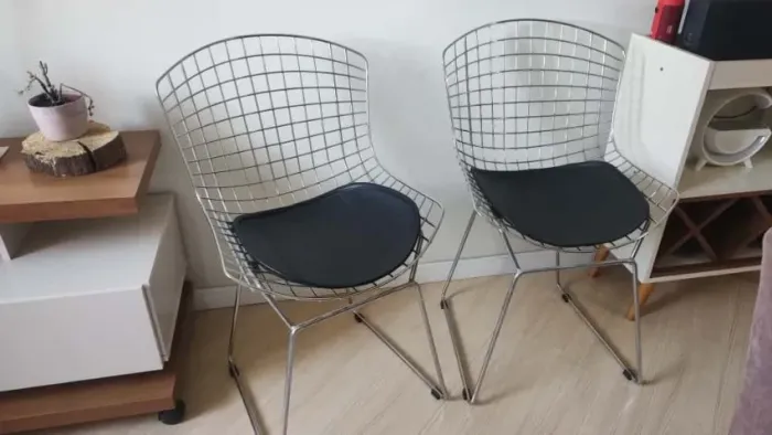 CADEIRA COM ALMOFADA BERTOIA