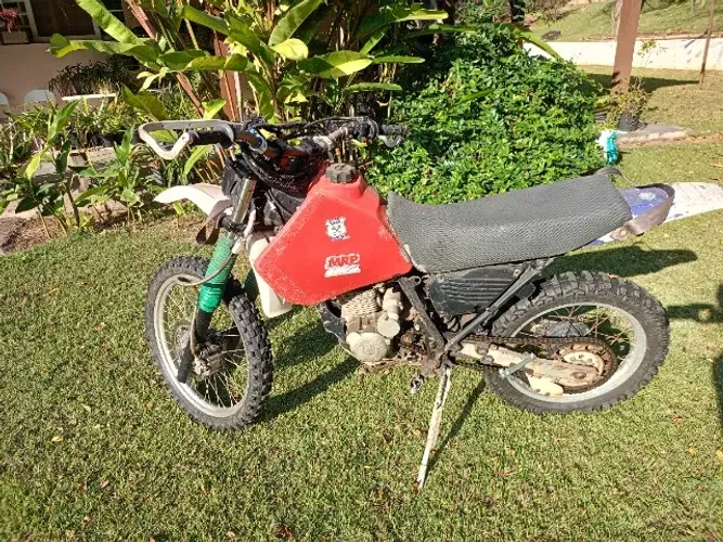 XR 230cc de trilha com docto verdinho antigo.