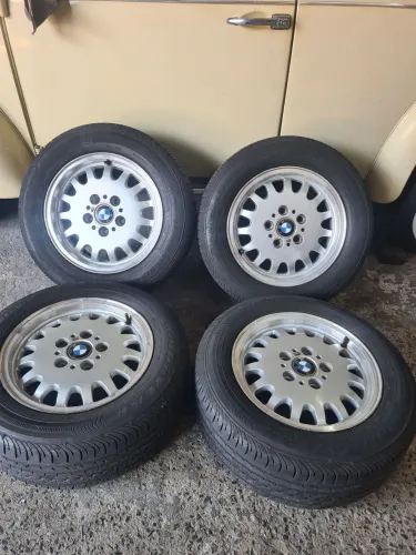 Roda aro 15 BMW pneus bons
